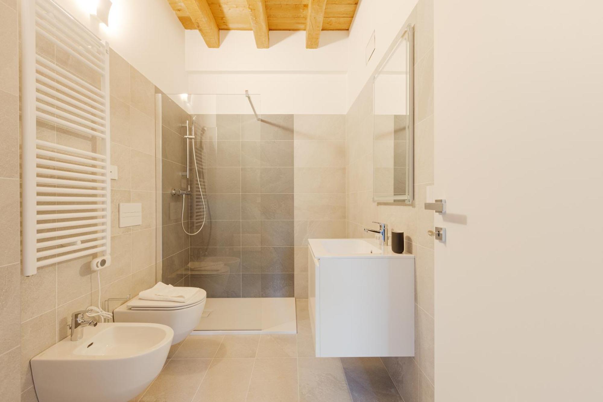 Modern Apartment In Milan With Balcony Exterior photo